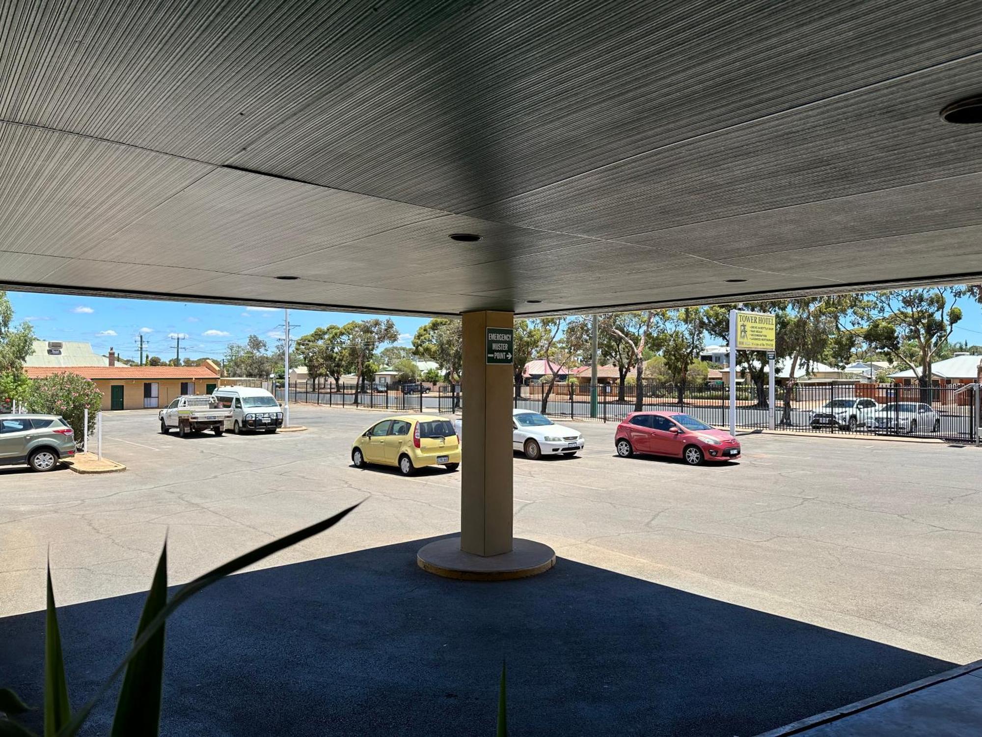 The Tower Hotel Kalgoorlie Exterior foto
